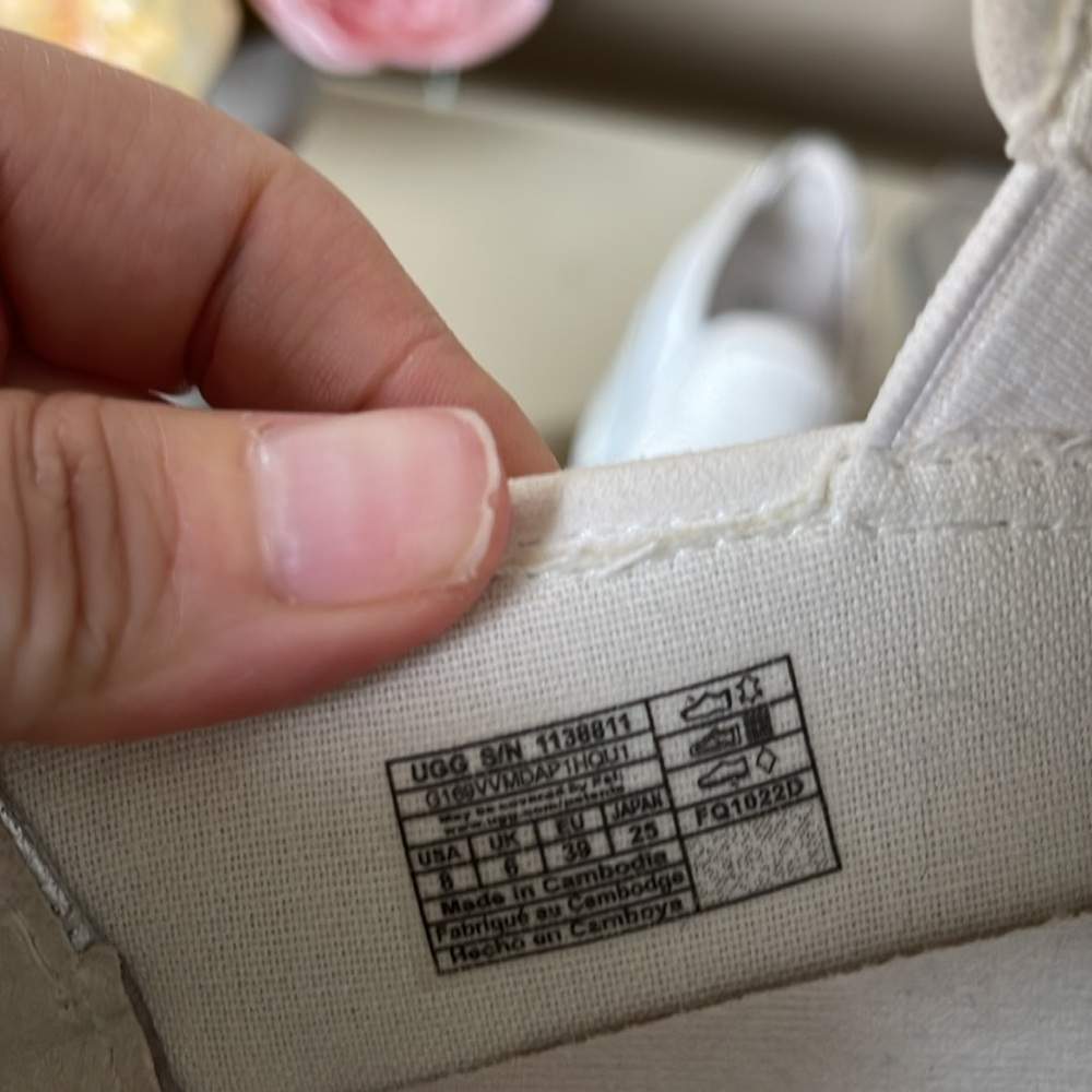 UGG Cream Slip-On Shoes ALAMEDA SAMMY - Picture 5 of 8